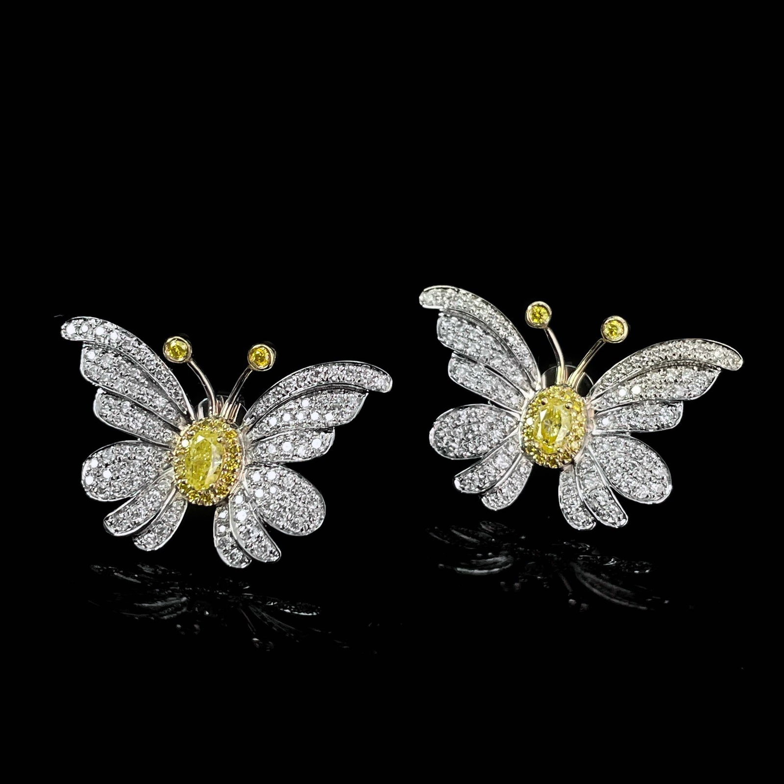 14k Gold 0.8 Ctw Natural Yellow Diamond & Diamond & Butterfly Earrings - 4