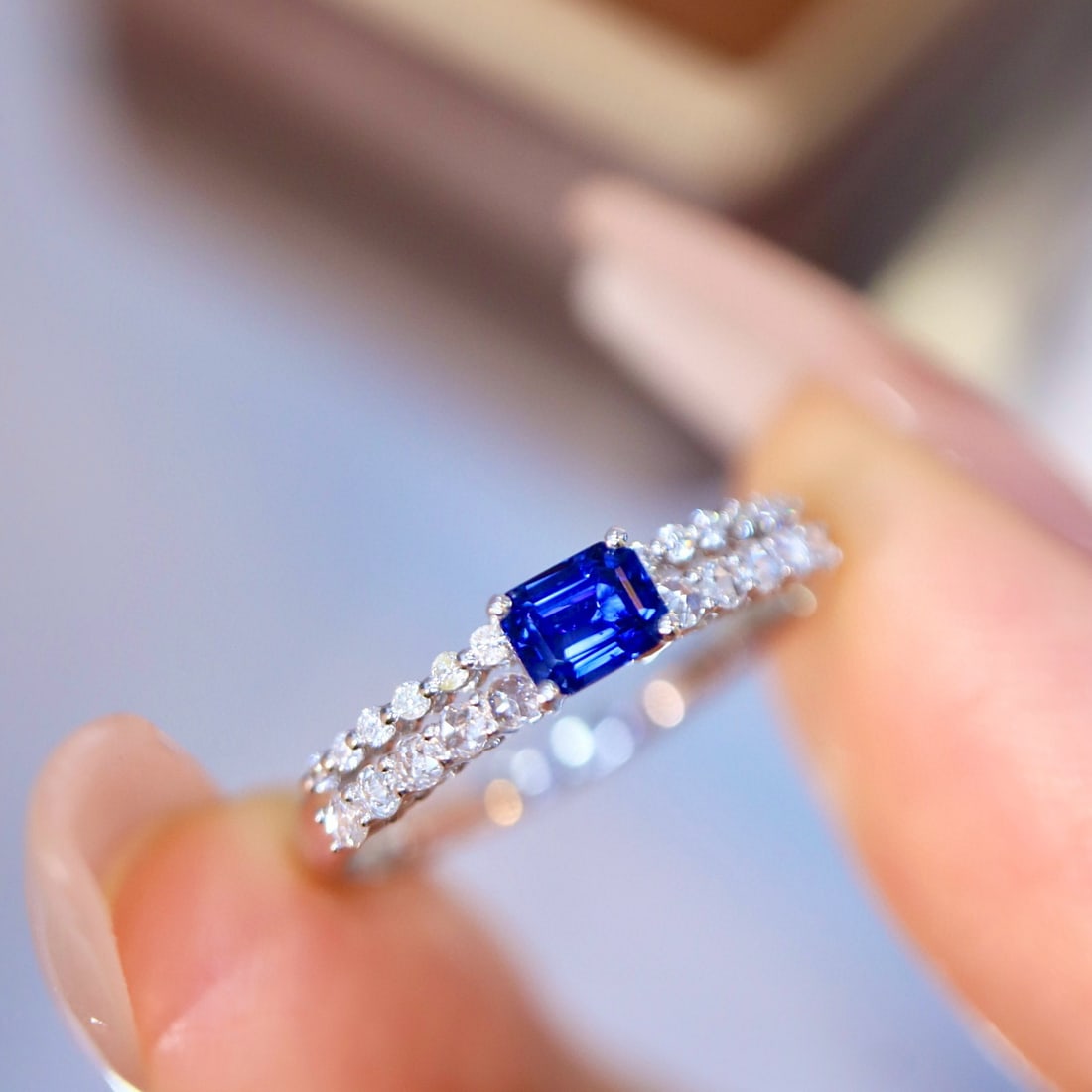 14k Gold 0.81 Ctw Vivid Blue Natural Sapphire & Diamond Ring: Ref:230965164 // gold content:14k gold // ring size:7. 25us // // main gemstone:sapphire // shape:octagonal // carat weight:0. 4ct // color:vivid blue // treatment:natural // // adjacent gemstone 2 :