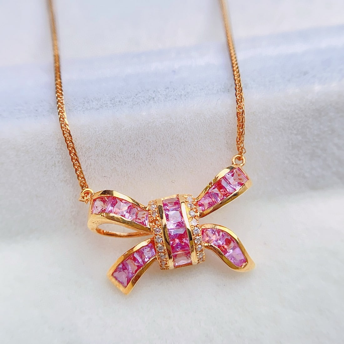 14k Gold 1.65 Ct Natural Sapphire & Diamond Necklace: Ref:230965244 // gold content:14k gold // main gemstone:sapphire // shape:princess // carat weight:1. 65ct // color:pink // treatment:natural // // adjacent gemstone 2 : diamond // number of stones:20