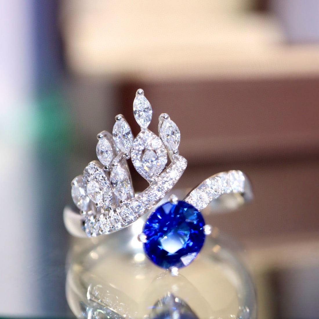 14k Gold 1.50 Ctw Natural Sapphire & Diamond Ring: Ref:230965245 // gold content:14k gold // ring size:7. 25us // // main gemstone:sapphire // shape:oval // carat weight:1. 05ct // color:royal blue // treatment:natural // // adjacent gemstone 2 :