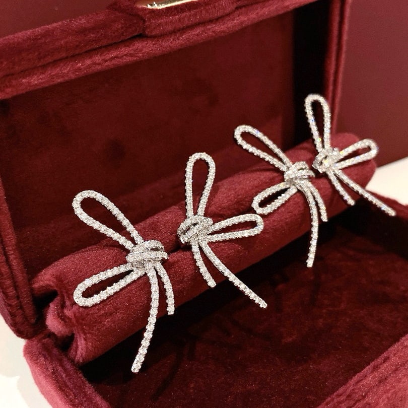 14k Gold 0.90 Ct Natural H Diamond Earrings: Ref:230966028 // gold content:14k gold // main gemstone:diamond // shape:round // carat weight:0. 90ct // clarity grade:vs-si // color:h // treatment:natural // cut grade:g // Condition: New Low