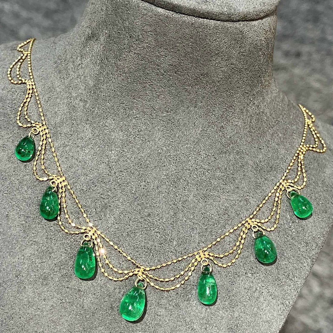 14k Gold 8 Ct Natural Emerald Necklace - 2