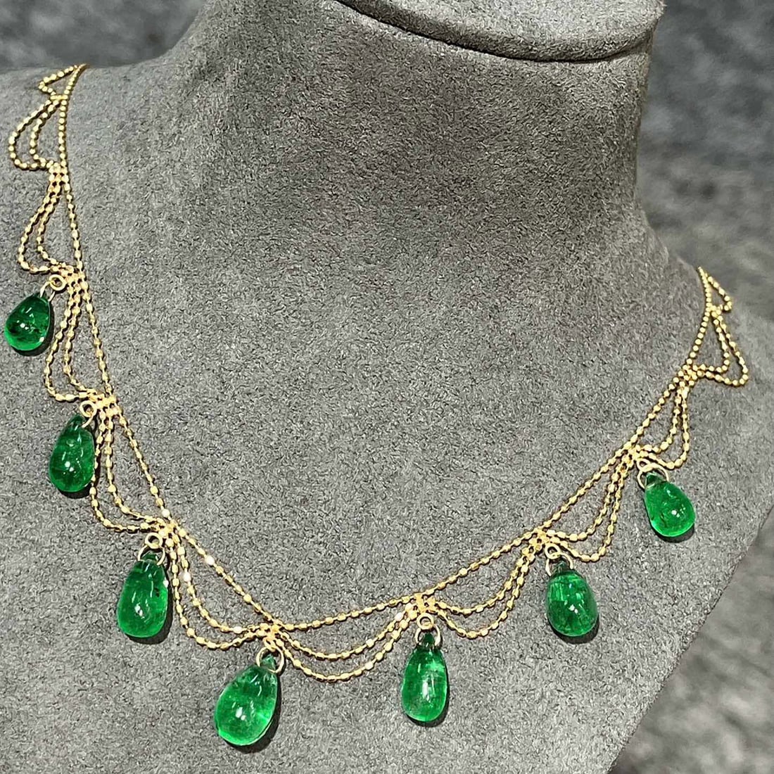 14k Gold 8 Ct Natural Emerald Necklace - 3