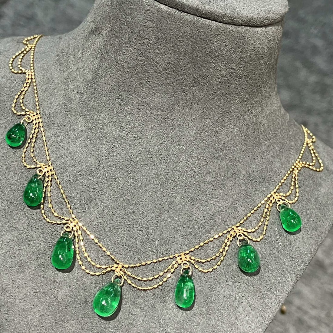 14k Gold 8 Ct Natural Emerald Necklace - 4