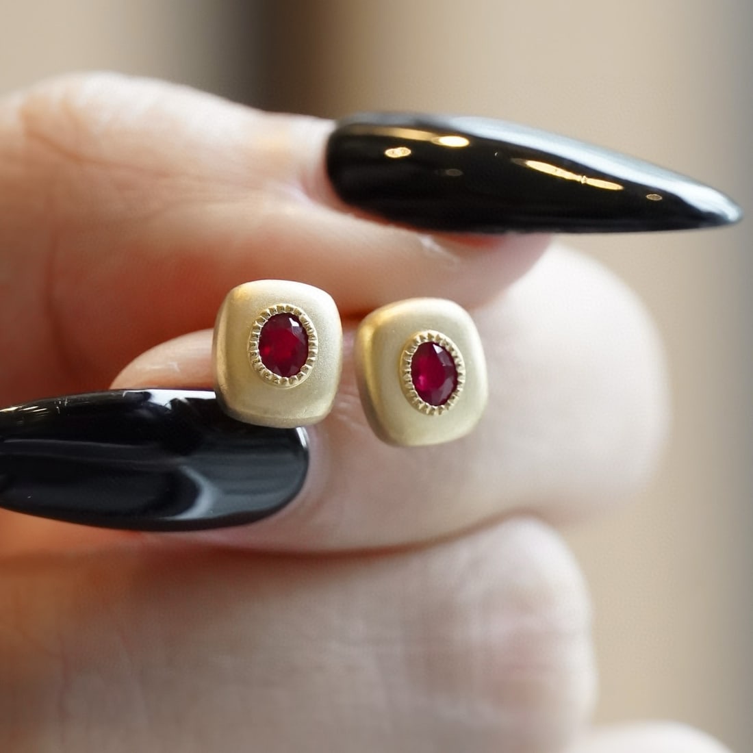 14k Gold 0.6 Ct Natural Ruby Earrings - 7