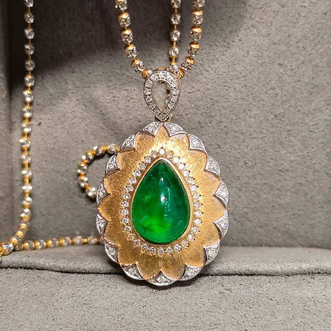 14k Gold 2.98 Ctw Vivid Green Natural Emerald & Diamond Pendant( Without Chain ): Ref:230966254 // gold content:14k gold // main gemstone:emerald // shape:pear // carat weight:2. 68ct // color:vivid green // treatment:natural // // adjacent gemstone 2 : diamond // shape:round // ca