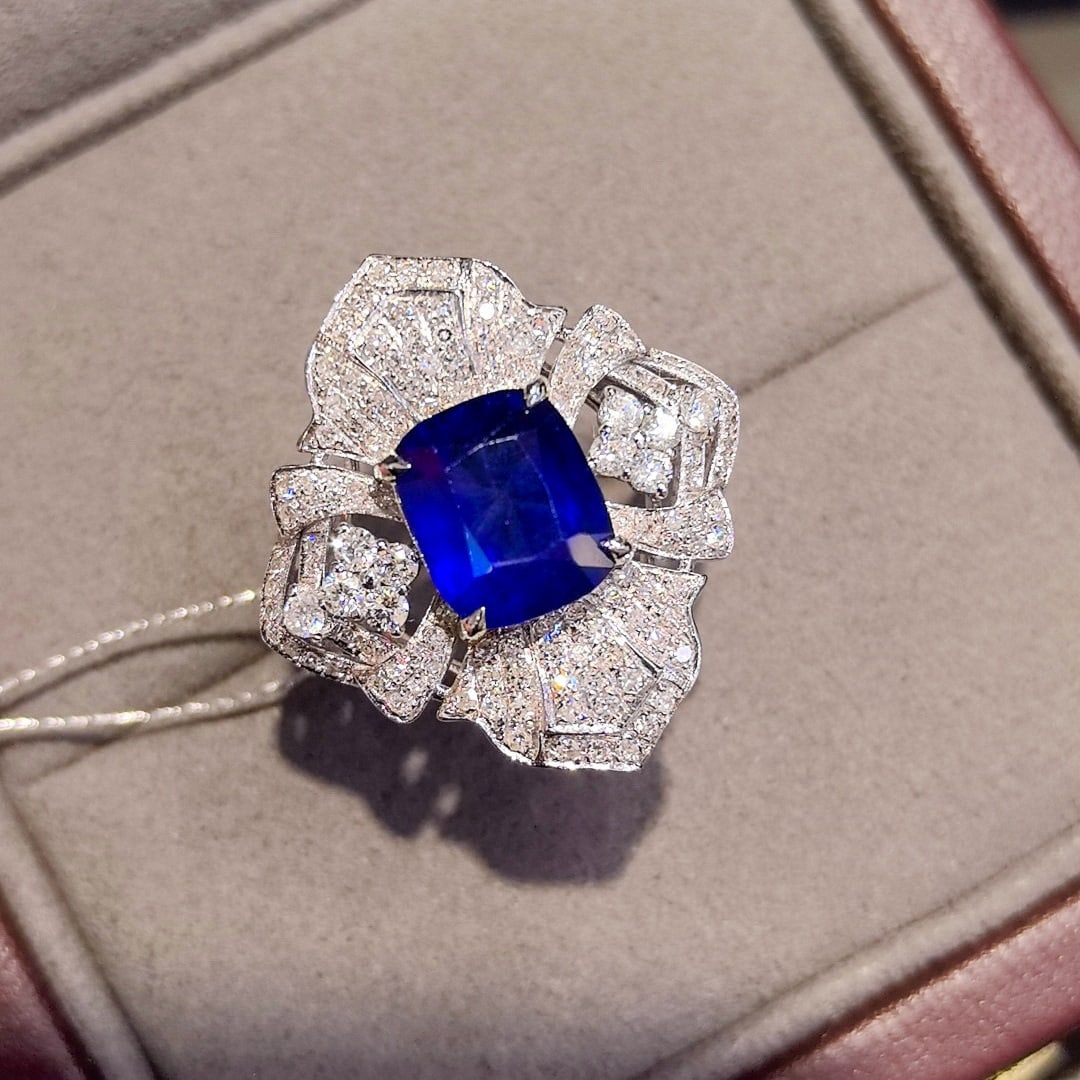 14k Gold 3.91 Ctw Natural Sapphire & Diamond Ring: Ref:230966309 // gold content:14k gold // ring size:7. 25us // // main gemstone:sapphire // shape:cushion // carat weight:3. 10ct // color:royal blue // treatment:natural // // adjacent gemstone 2 :