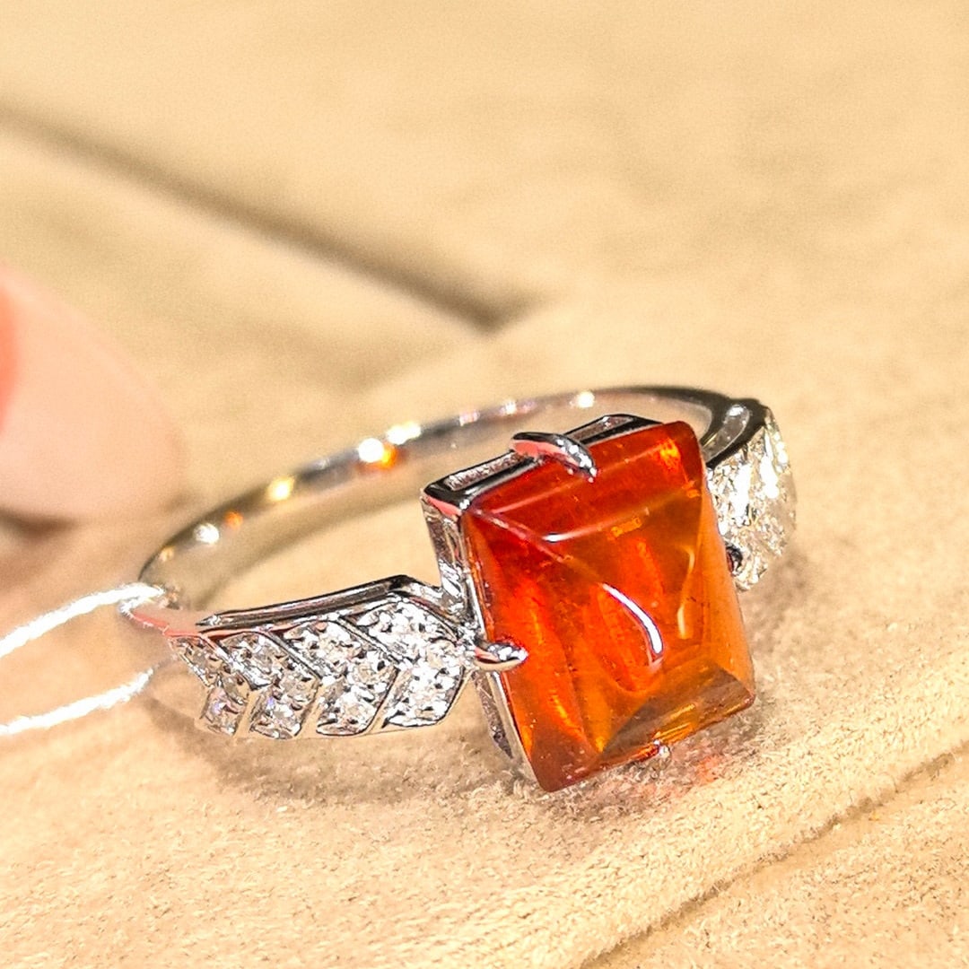 14k Gold 3.68 Ctw Natural Spessartine & Diamond Ring: Ref:230966311 // gold content:14k gold // ring size:7. 25us // // main gemstone:spessartine // shape:suger-loaf // carat weight:3. 5ct // color:orange // treatment:natural // // adjacent gemstone 2 :
