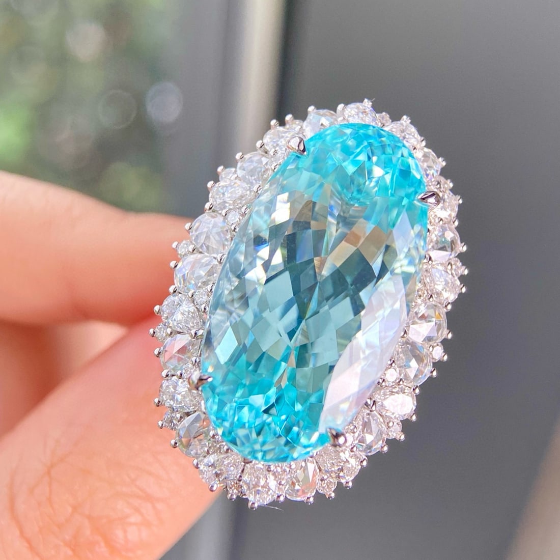 14k Gold 35.13 Ctw Natural Paraiba Tourmaline & Diamond Ring/pendant( Without Chain ): Ref:230966321 // gold content:14k gold // ring size:7. 25us // // main gemstone:paraiba tourmaline // shape:oval // carat weight:32. 05ct // color:blue // treatment:natural // // adjacent gemstone 2 :