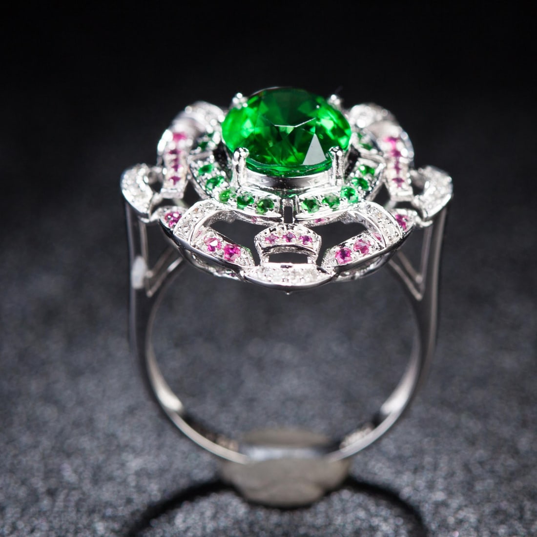14k Gold 2.6 Ct Natural Tsavorite & Ruby & Diamond & Tsavorite Ring - 4