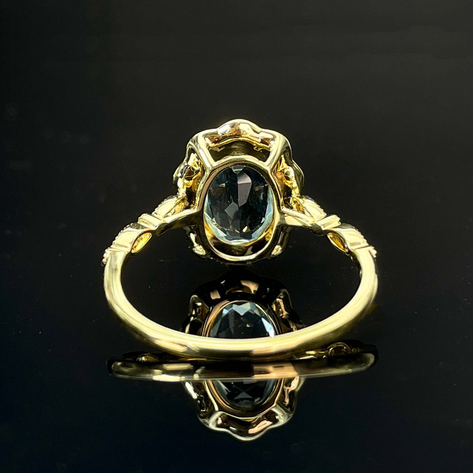14k Gold 1.8 Ct Natural Aquamarine & Diamond Ring - 4