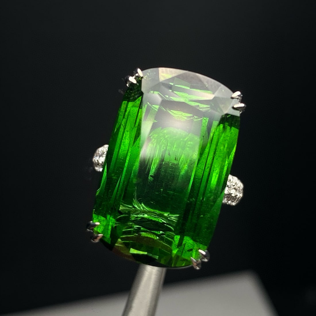 14k Gold 23.99 Ctw Natural Tourmaline & Diamond Ring: Ref:230977013 // gold content:14k gold // ring size:7. 25us // // main gemstone:tourmaline // shape:cushion // carat weight:23. 46ct // color:green // treatment:natural // // adjacent gemstone 2 :