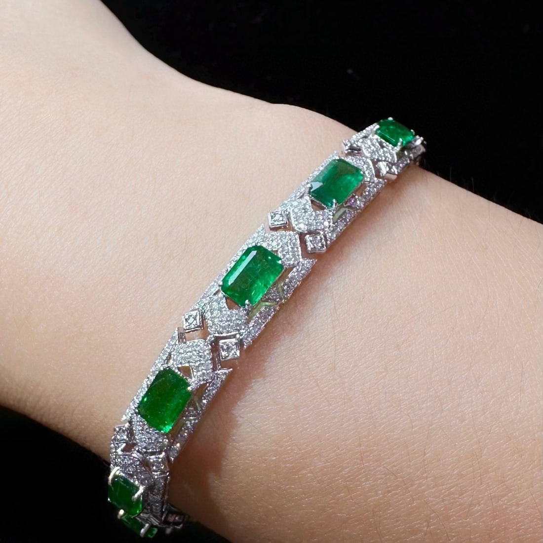 14k Gold 7.53 Ctw Natural Emerald & Diamond Bracelet - 3