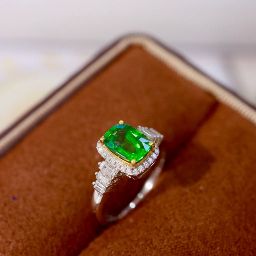 14k Gold 2.05 Ctw Natural Tsavorite & Diamond Ring - 4