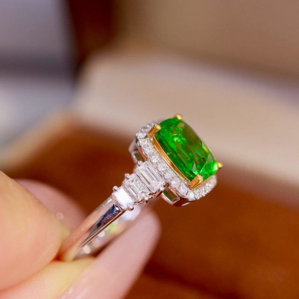 14k Gold 2.05 Ctw Natural Tsavorite & Diamond Ring - 8