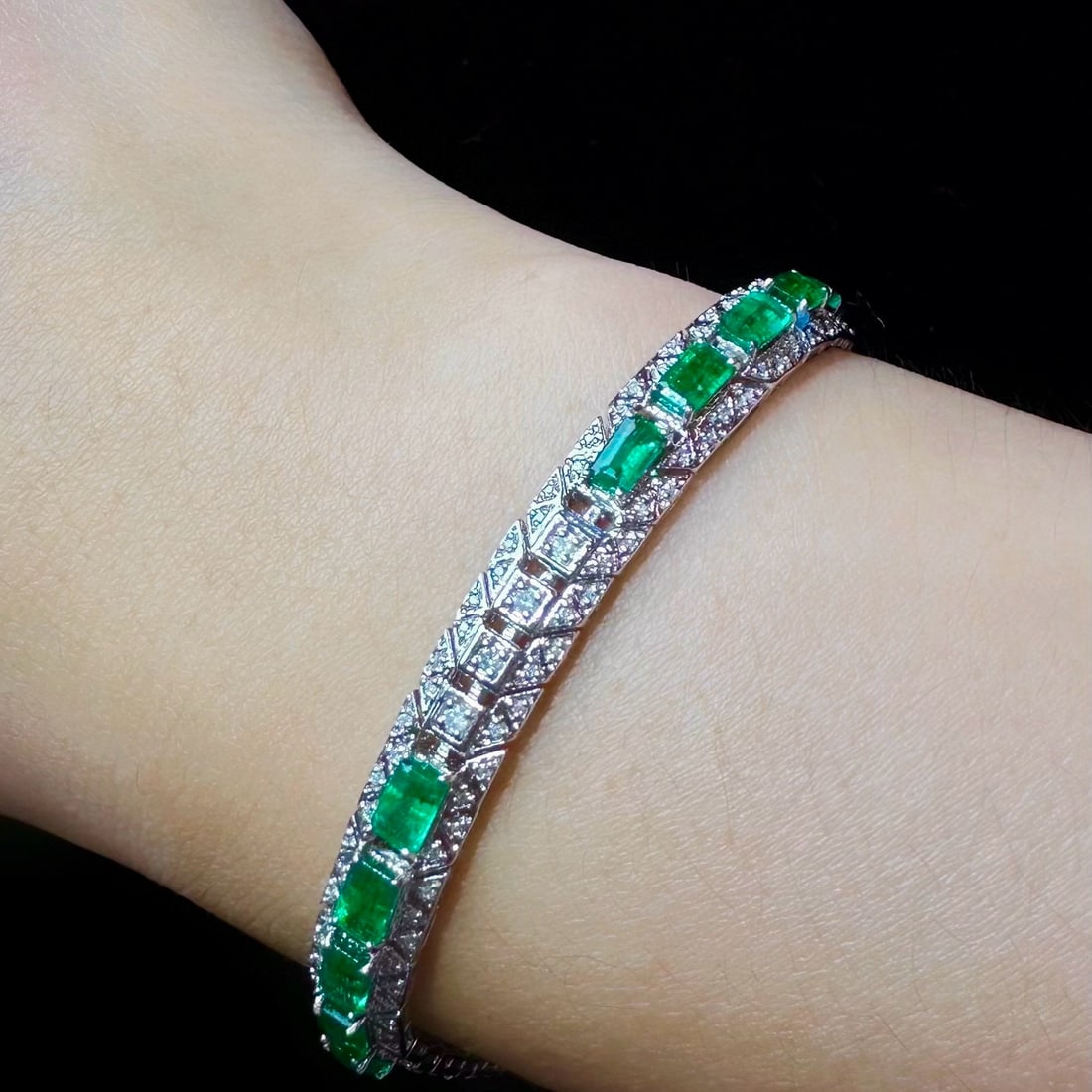 14k Gold 6.7 Ctw Natural Emerald & Diamond Bracelet - 4