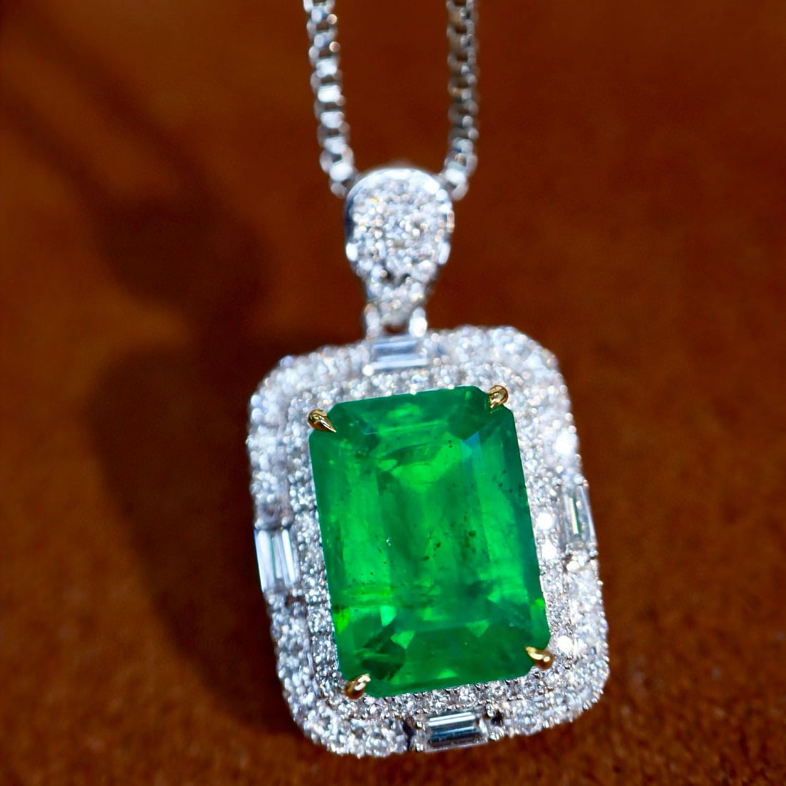 14k Gold 2.15 Ctw Natural Emerald & Diamond Pendant( Without Chain ) - 4