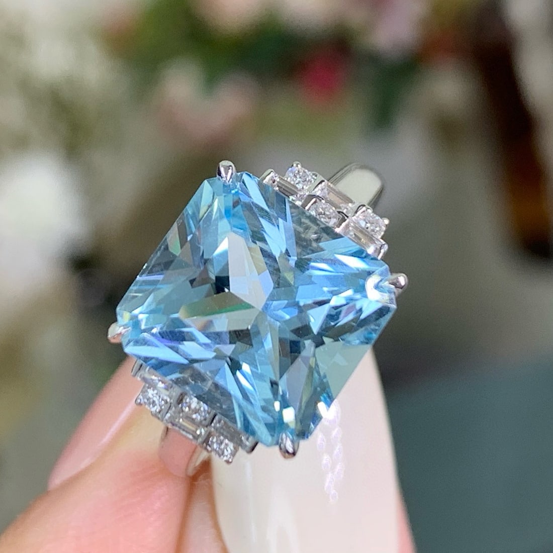 14k Gold 5.22 Ctw Natural Aquamarine & Diamond Ring - 2