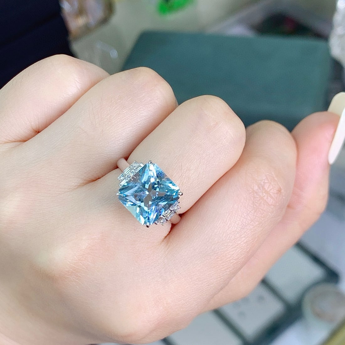 14k Gold 5.22 Ctw Natural Aquamarine & Diamond Ring - 6