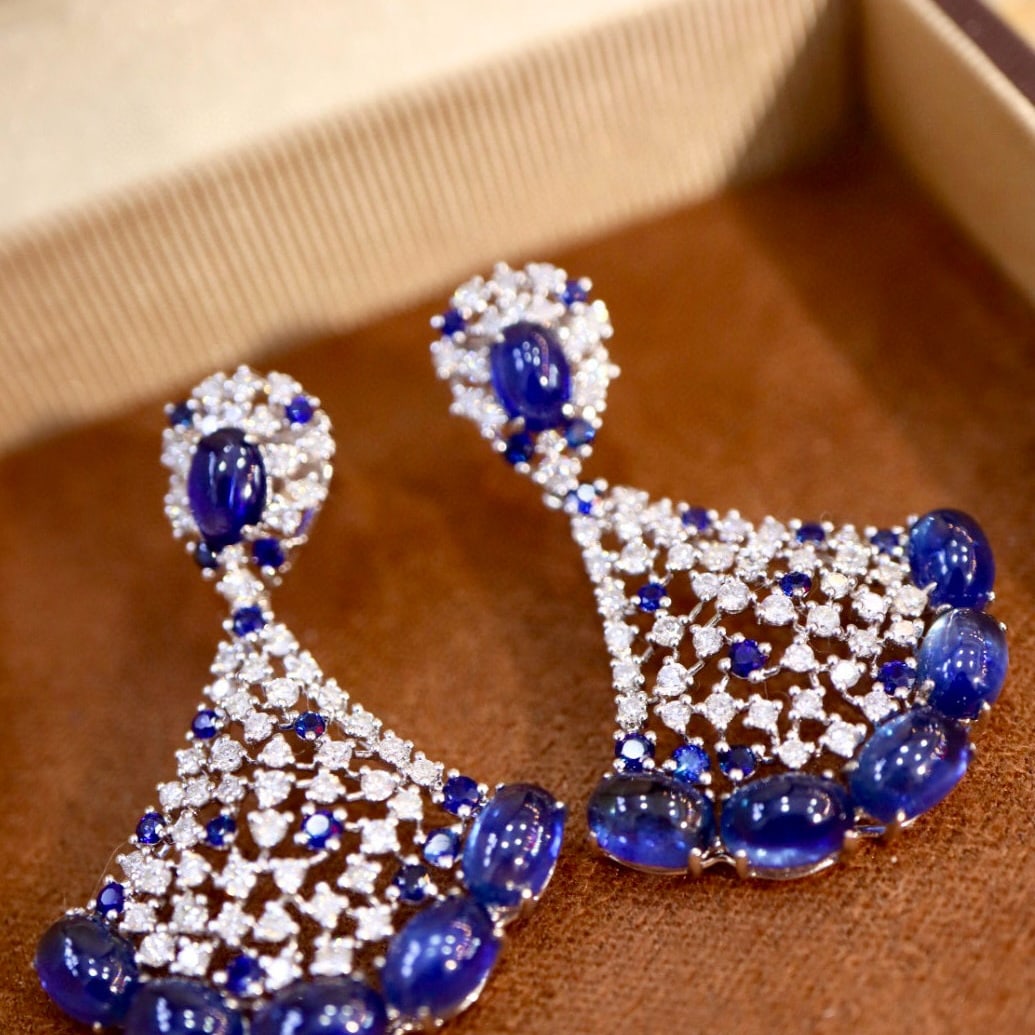 14k Gold 10.93 Ctw Natural Sapphire & Diamond Earrings: Ref:230977095 // gold content:14k gold // main gemstone:sapphire // shape:oval // carat weight:8. 95ct // color:blue // treatment:natural // // adjacent gemstone 2 : diamond // shape:round // carat we