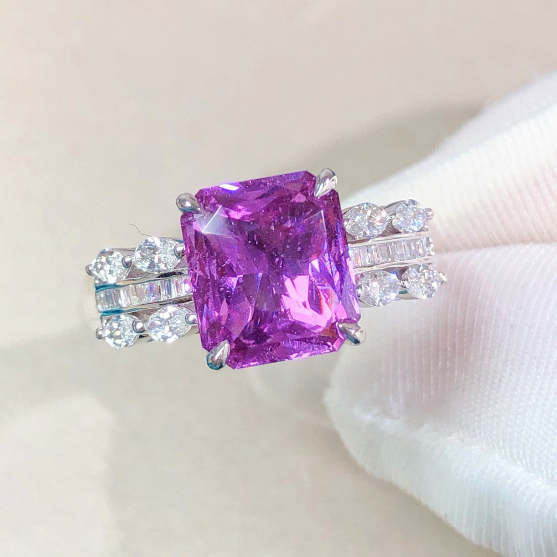 14k Gold 3.48 Ctw Natural Sapphire & Diamond Ring - 2