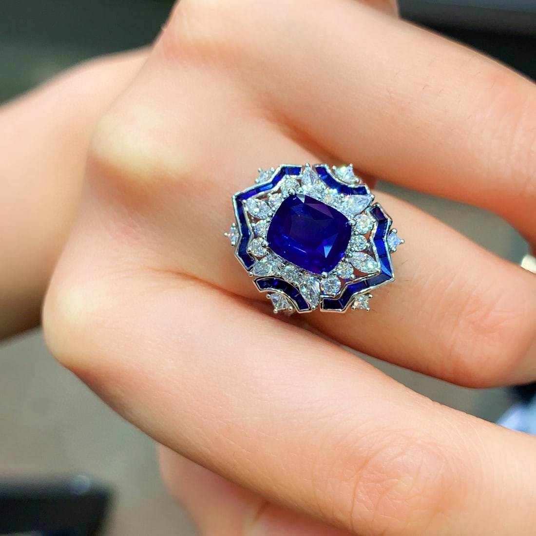 14k Gold 4.25 Ctw Natural Sapphire & Diamond Ring - 2