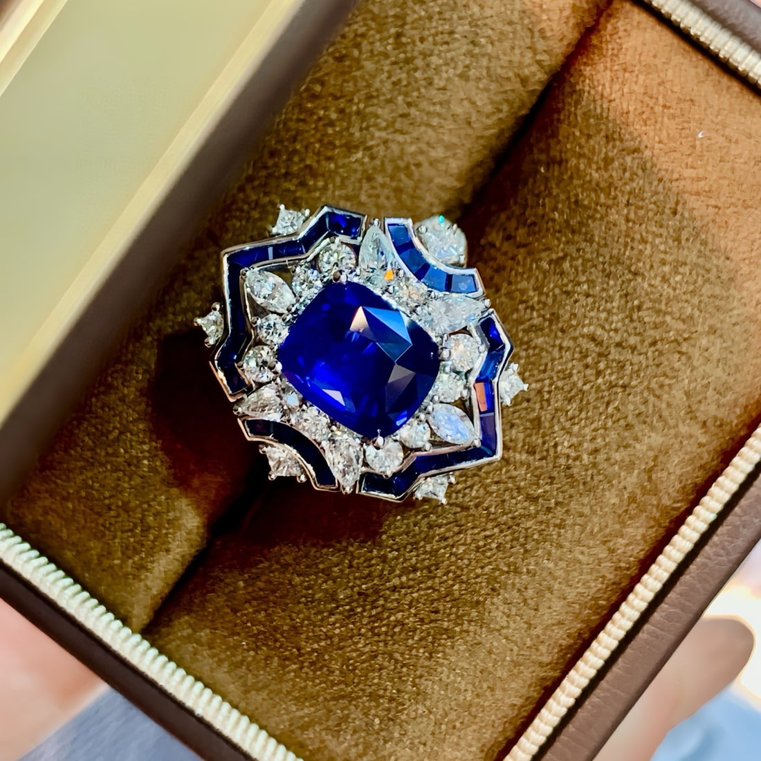 14k Gold 4.25 Ctw Natural Sapphire & Diamond Ring - 3