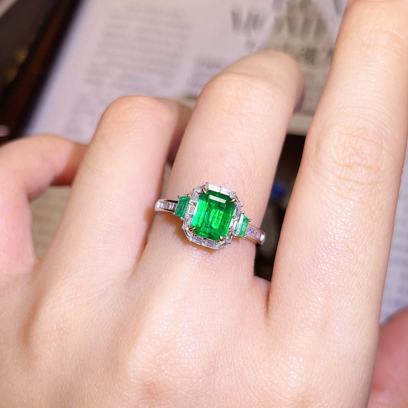 14k Gold 1.43 Ctw Natural Emerald & Diamond Ring - 4