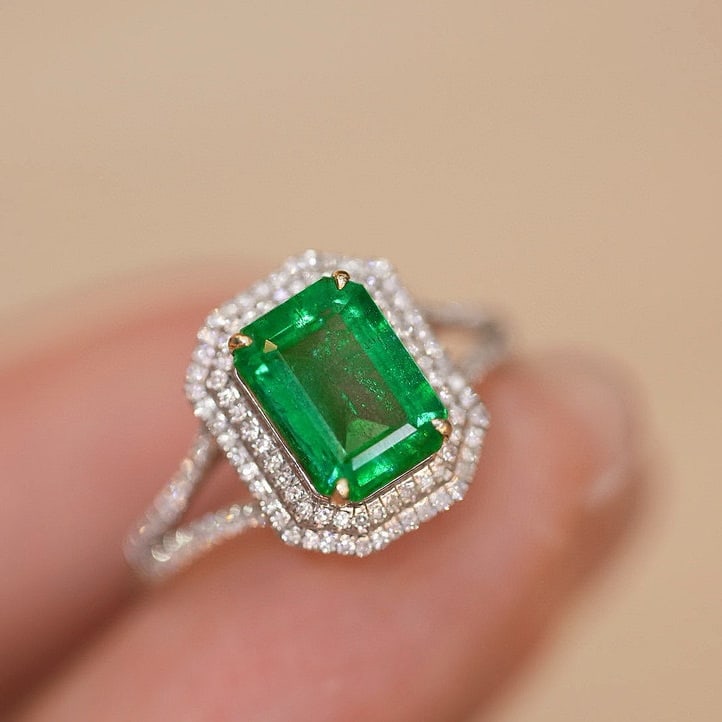 14k Gold 1.75 Ct Natural Emerald & Diamond Ring - 8