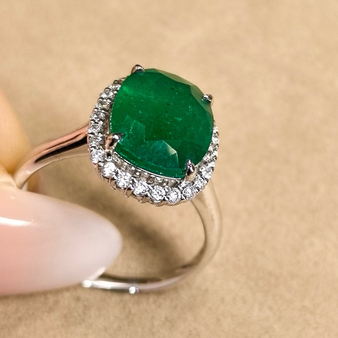 14k Gold 3.64 Ctw Natural Emerald & Diamond Ring - 2