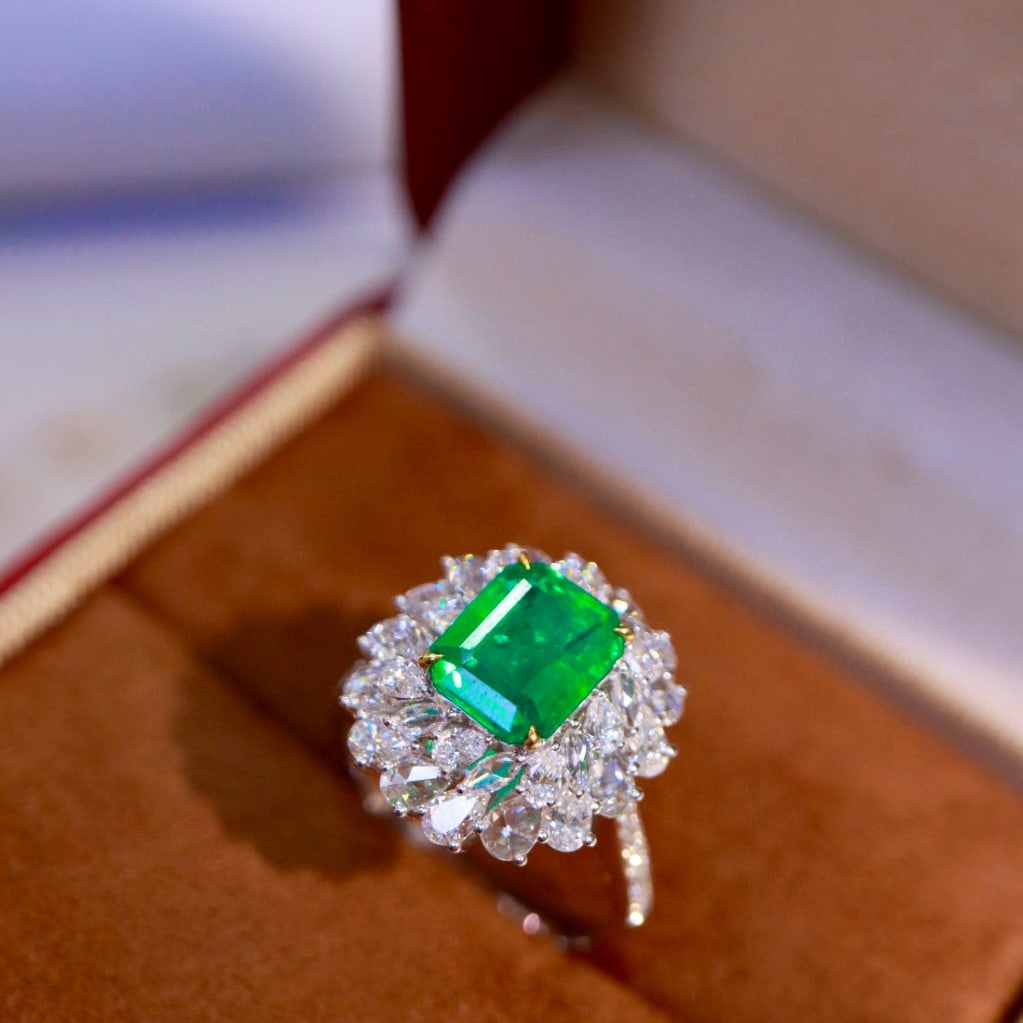 14k Gold 3.55 Ctw Natural Emerald & Diamond Ring - 3