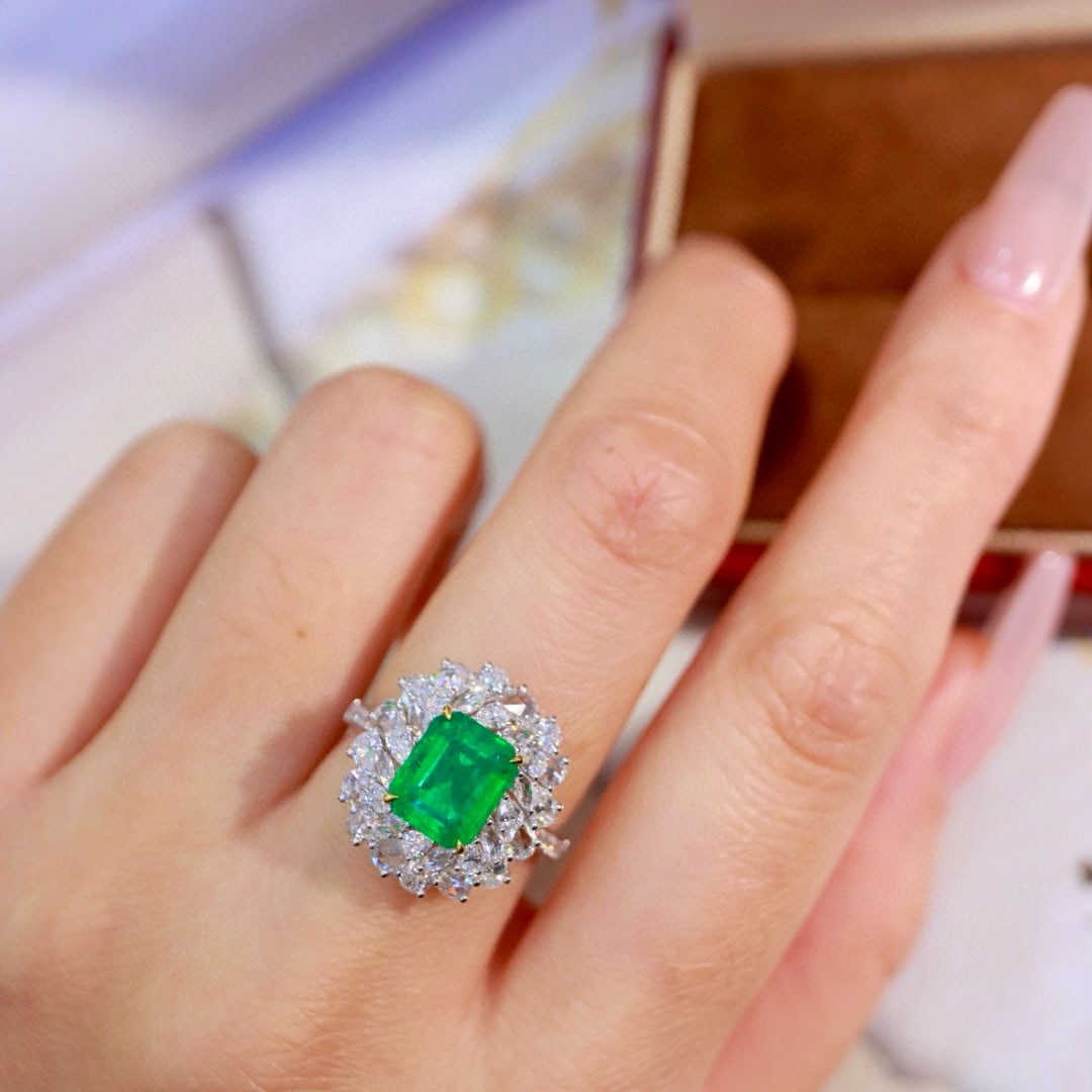 14k Gold 3.55 Ctw Natural Emerald & Diamond Ring - 5