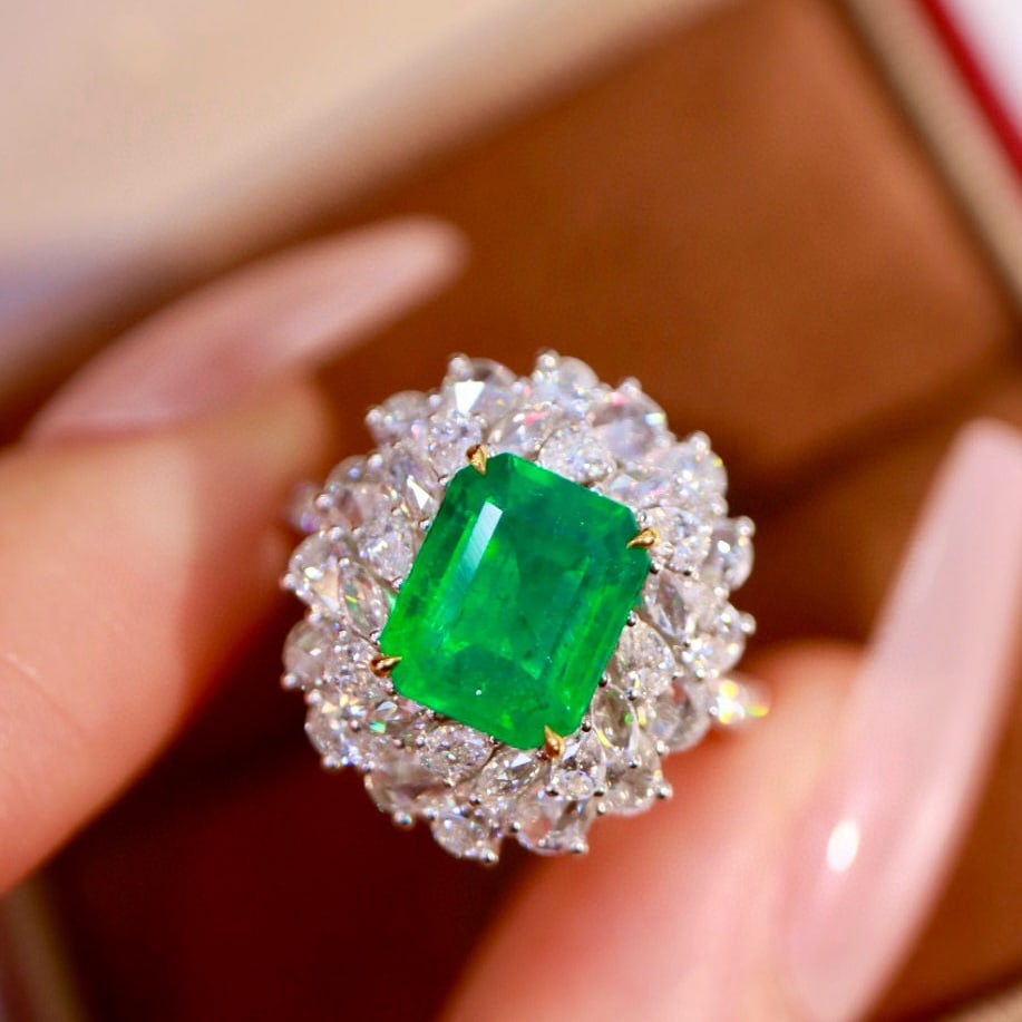 14k Gold 3.55 Ctw Natural Emerald & Diamond Ring - 6