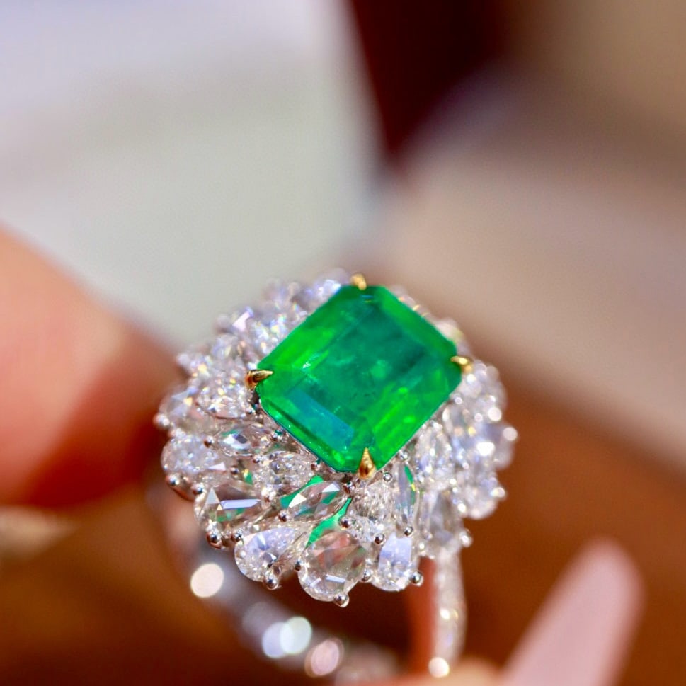 14k Gold 3.55 Ctw Natural Emerald & Diamond Ring - 7