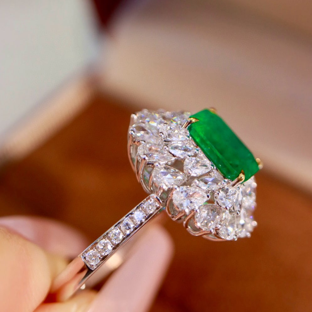 14k Gold 3.55 Ctw Natural Emerald & Diamond Ring - 8