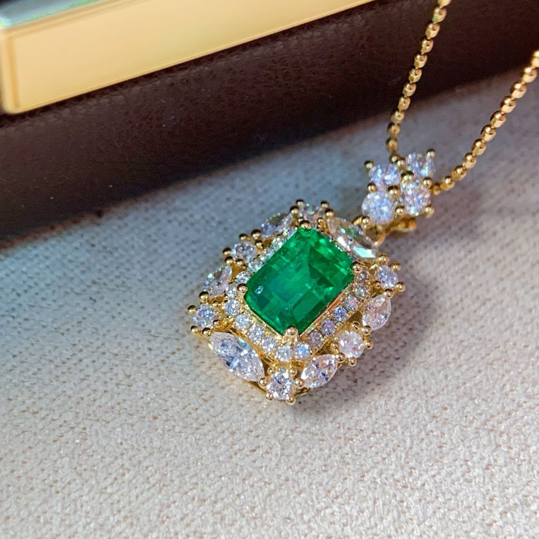14k Gold 1.27 Ctw Natural Emerald & Diamond Pendant( Without Chain ) - 3