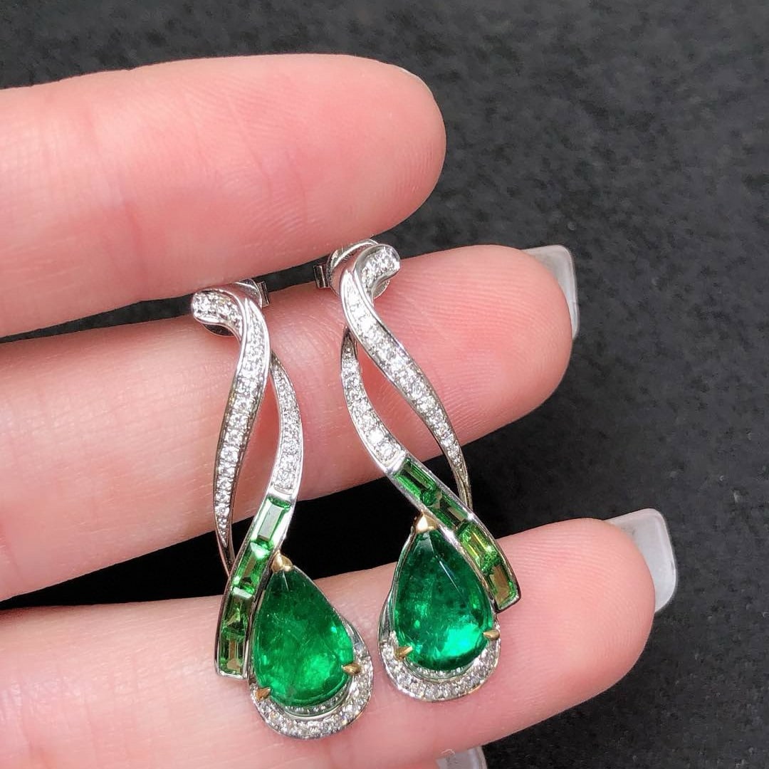 14k Gold 2.61 Ctw Natural Emerald & Diamond Earrings - 5