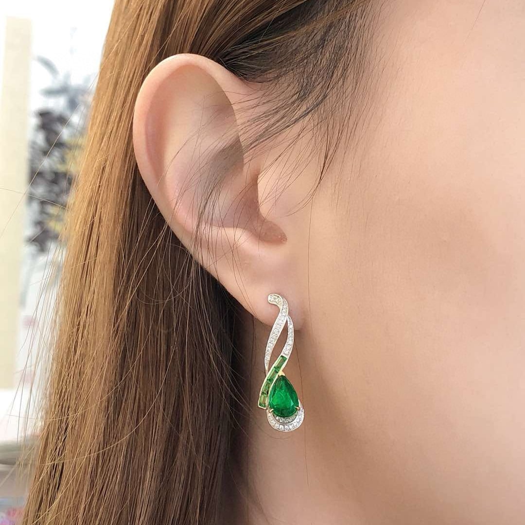 14k Gold 2.61 Ctw Natural Emerald & Diamond Earrings - 6
