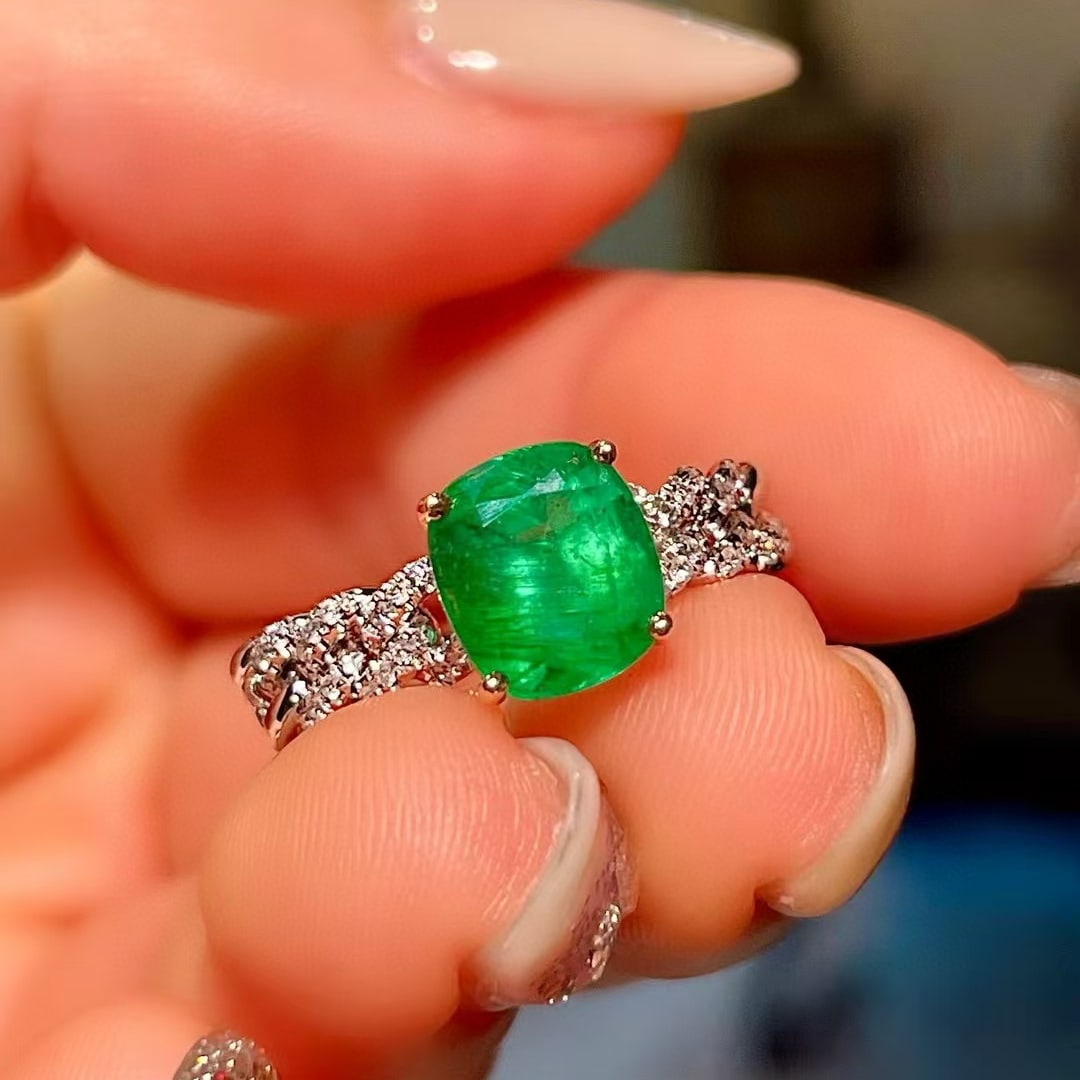 14k Gold 2.14 Ctw Natural Emerald & Diamond Ring: Ref:230977231 // gold content:14k gold // ring size:7. 25us // // main gemstone:emerald // shape:cushion // carat weight:2. 0ct // color:green // treatment:natural // // adjacent gemstone 2 : diamond