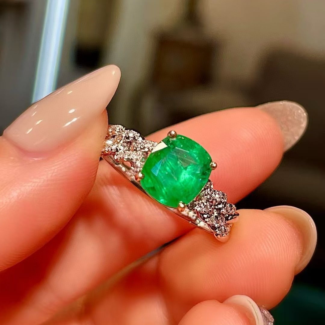 14k Gold 2.14 Ctw Natural Emerald & Diamond Ring - 2