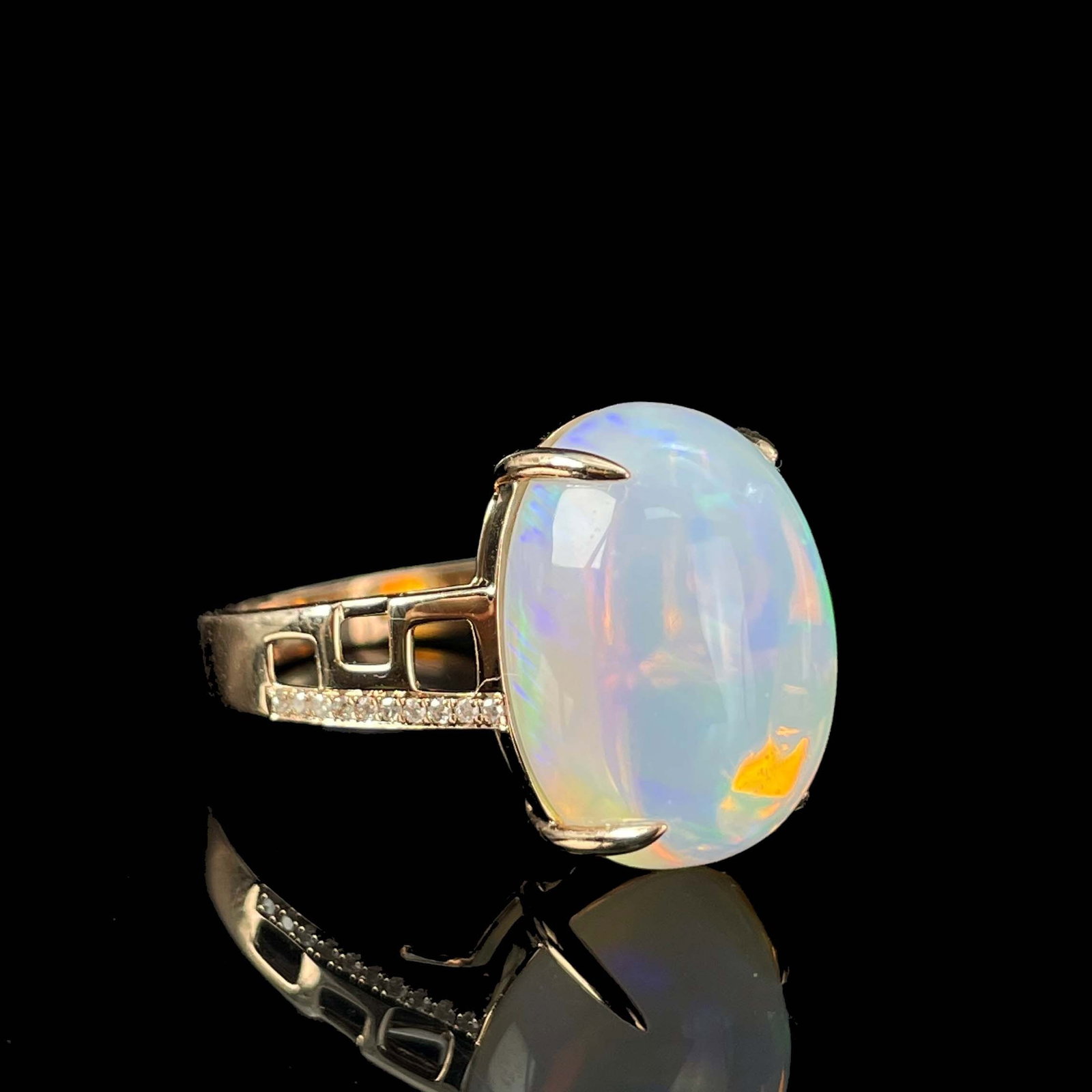 14k Gold 7.1 Ct Natural Opal & Diamond Ring - 3