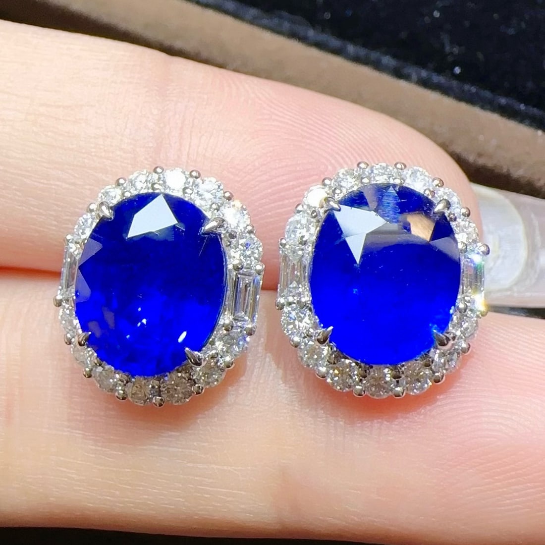 14k Gold 7.88 Ctw Natural Sapphire & Diamond Earrings - 3