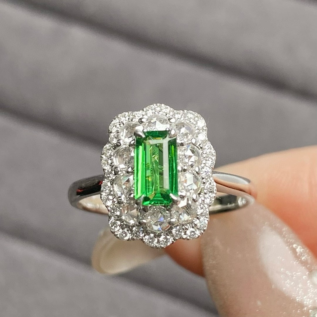 14k Gold 0.82 Ctw Natural Tsavorite & Diamond Ring: Ref:230977245 // gold content:14k gold // ring size:7. 25us // // main gemstone:tsavorite // shape:octagonal // carat weight:0. 42ct // color:green // treatment:natural // // adjacent gemstone 2 : dia