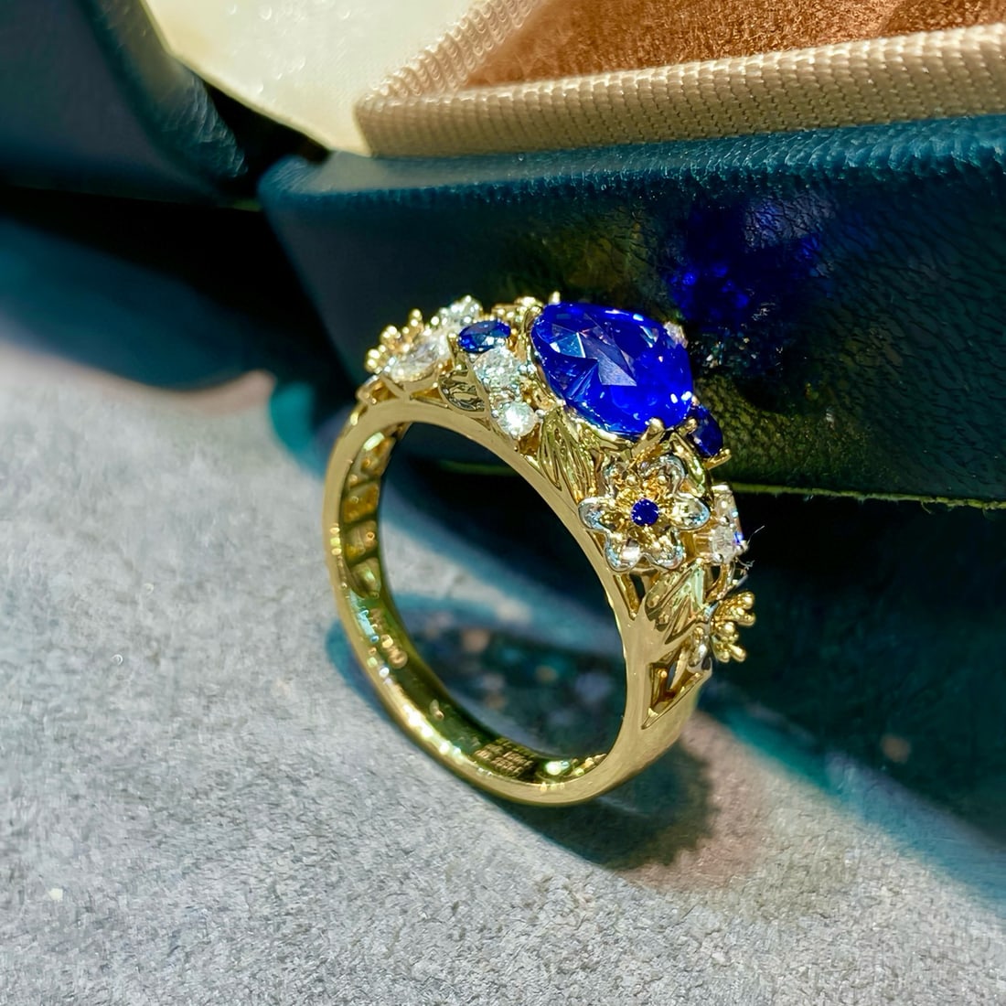 14k Gold 1.82 Ctw Natural Sapphire & Diamond Ring - 2