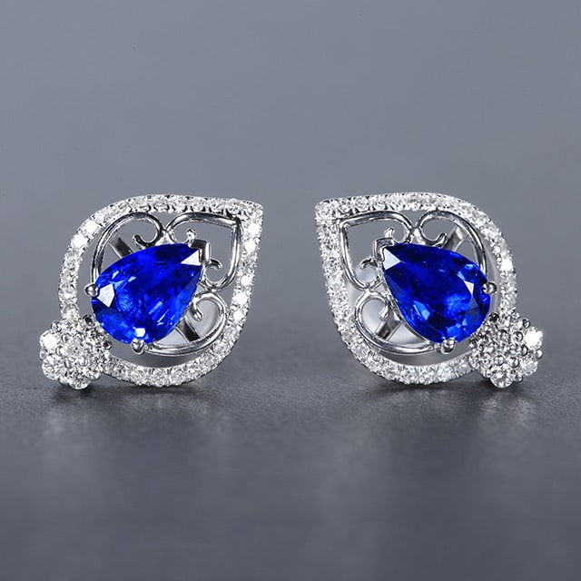 14k Gold 2.23 Ctw Natural Sapphire & Diamond Earrings: Ref:230978009 // gold content:14k gold // main gemstone:sapphire // shape:pear // carat weight:1. 80ct // color:cornflower blue // treatment:natural // // adjacent gemstone 2 : diamond // number of