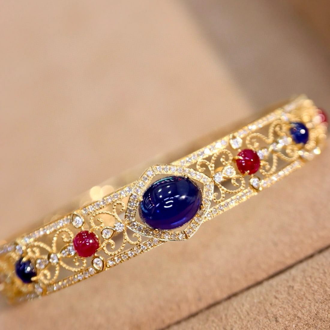 14k Gold 5.74 Ctw Natural Sapphire & Diamond Bangle - 5