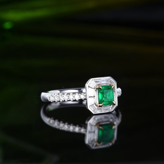 14k Gold 0.79 Ctw Vivid Green Natural Emerald & Diamond Ring - 3