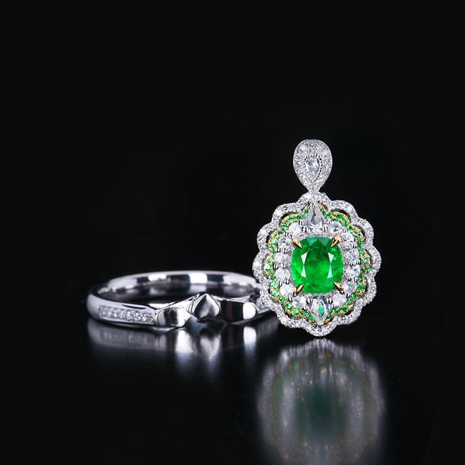 14k Gold 0.89 Ctw Vivid Green Natural Emerald & Diamond Ring/pendant( Without Chain ) - 4