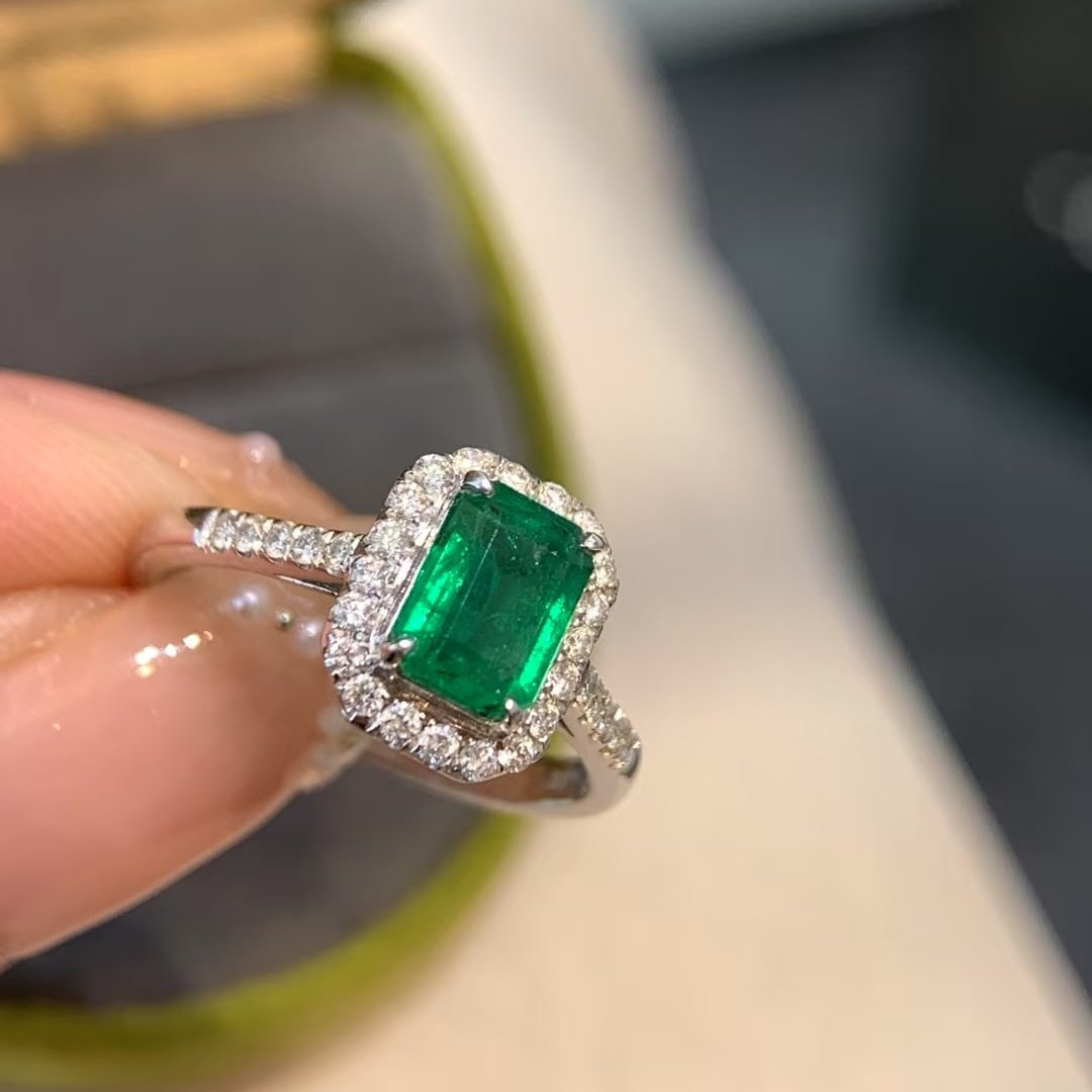 14k Gold 1.15 Ct Vivid Green Natural Emerald & Diamond Ring - 3