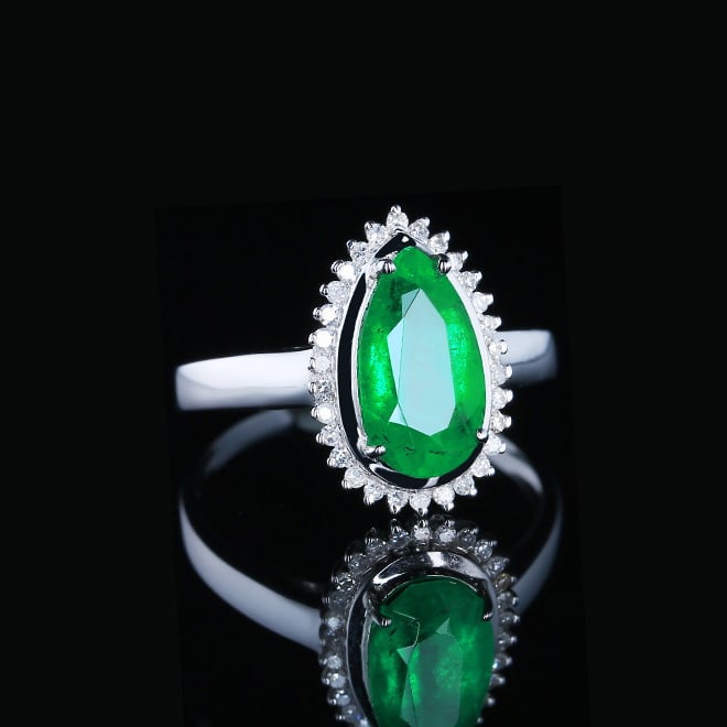 14k Gold 1.7 Ct Vivid Green Natural Emerald & Diamond Ring - 3